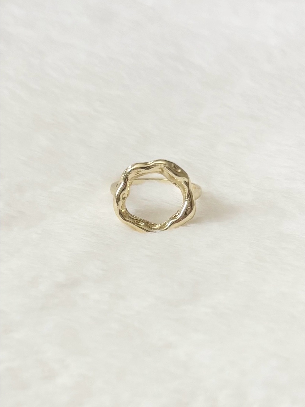 5/$15 🩷 MUST BUNDLE Gold Wavy Circle Women's Ring - Picture 2 of 4